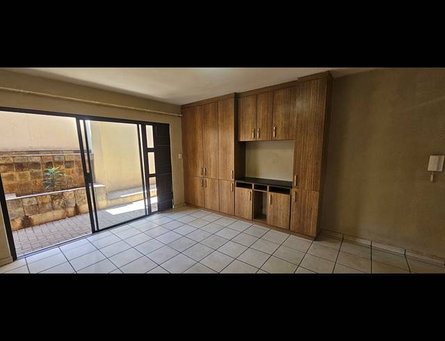2 BEDROOM TOWNHOUSE FOR SALE IN ALBERTON NORTH